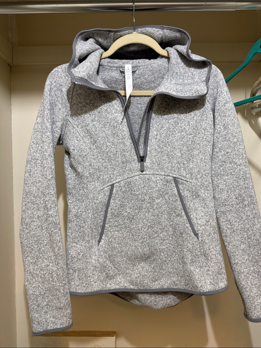 lululemon athletica Light Heather Gray Quarter-Zip Sweatshirt size 4